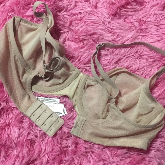 Victoria’s Secret Nude Bra - Picture 2 of 3